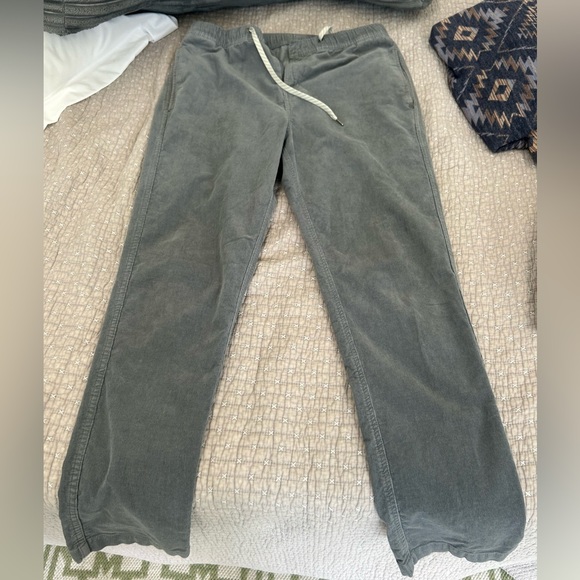 Vuori - Optimist Pants - Beryl - Large - SMALL TEAR - Picture 1 of 3
